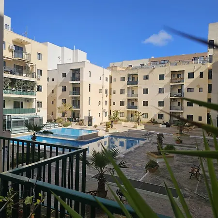 St Pauls Bay Modern Two Bedroom With Pool * St. Paul's Bay