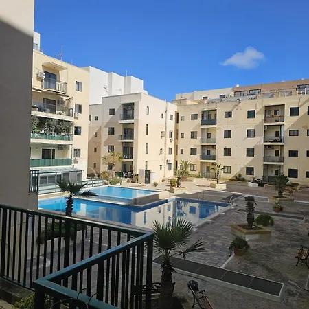 St Pauls Bay Modern Two Bedroom With Pool * St. Paul's Bay